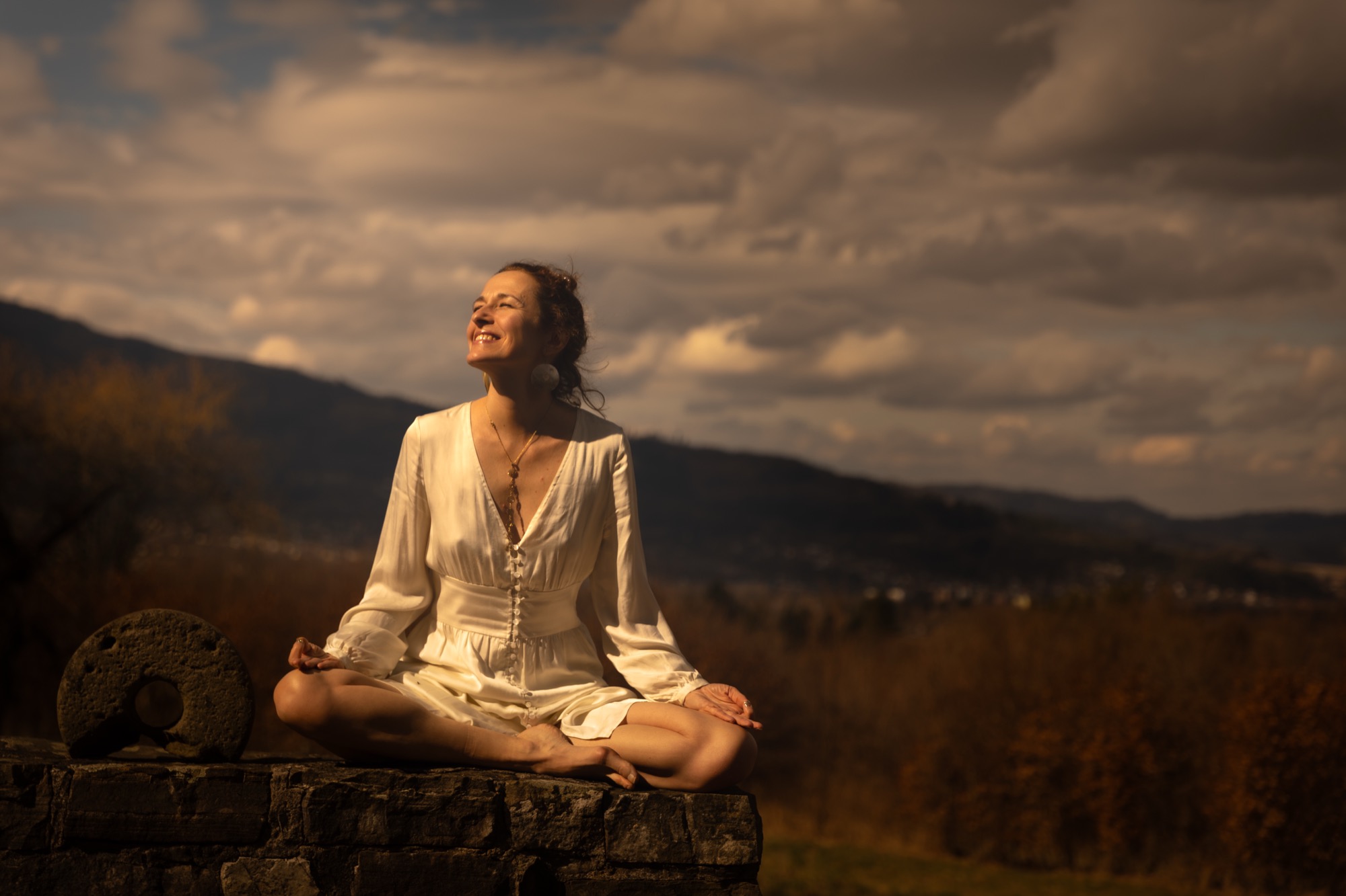 Silvie Tomanová meditating